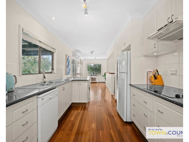 2 Merinda Place, Armidale NSW 2350