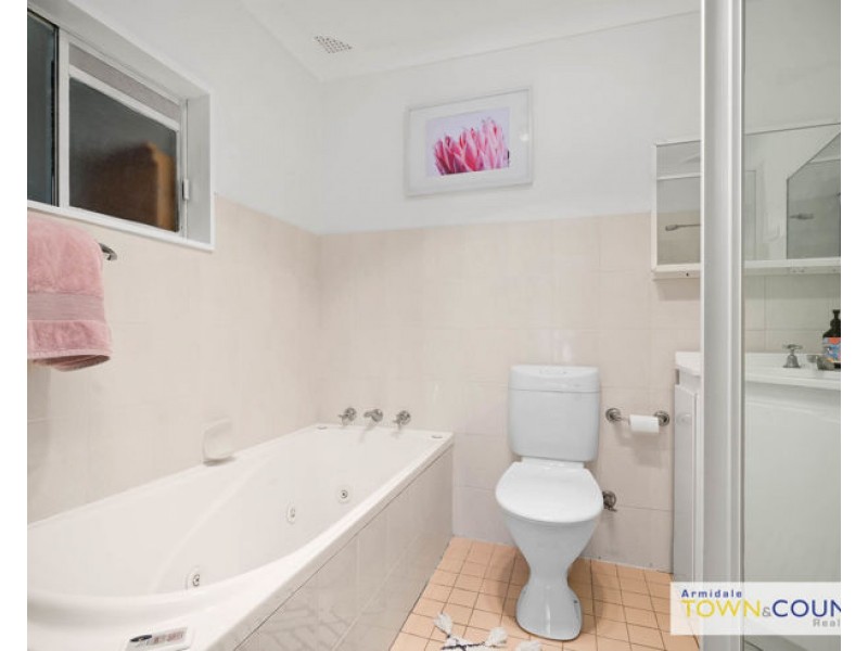 2 Merinda Place, Armidale NSW 2350