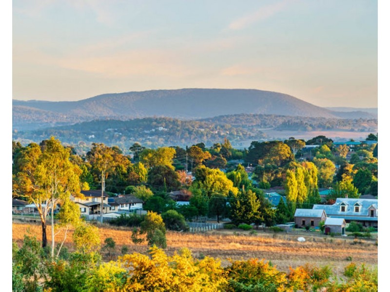 6 Melba Place, Armidale NSW 2350