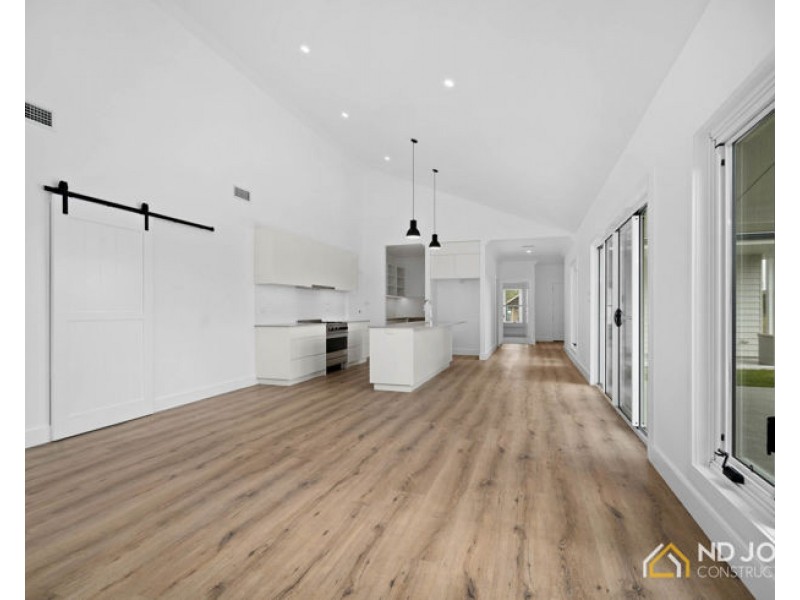 15 Melba Place, Armidale NSW 2350