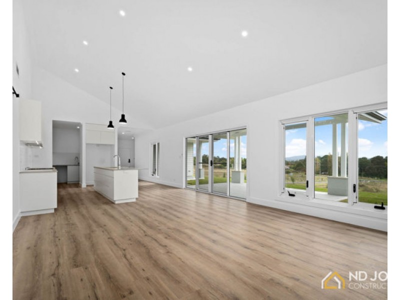 15 Melba Place, Armidale NSW 2350