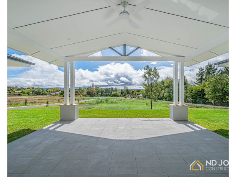 15 Melba Place, Armidale NSW 2350