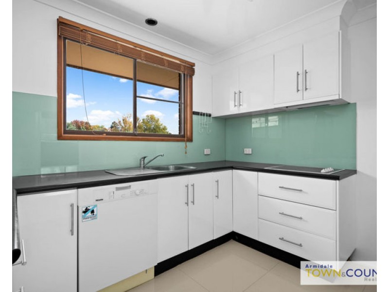 2 Atherton Street, Armidale NSW 2350