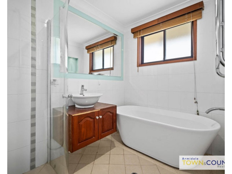 2 Atherton Street, Armidale NSW 2350