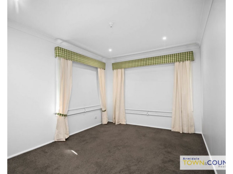 2 Atherton Street, Armidale NSW 2350