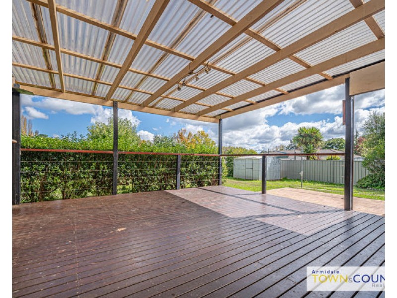 2 Atherton Street, Armidale NSW 2350