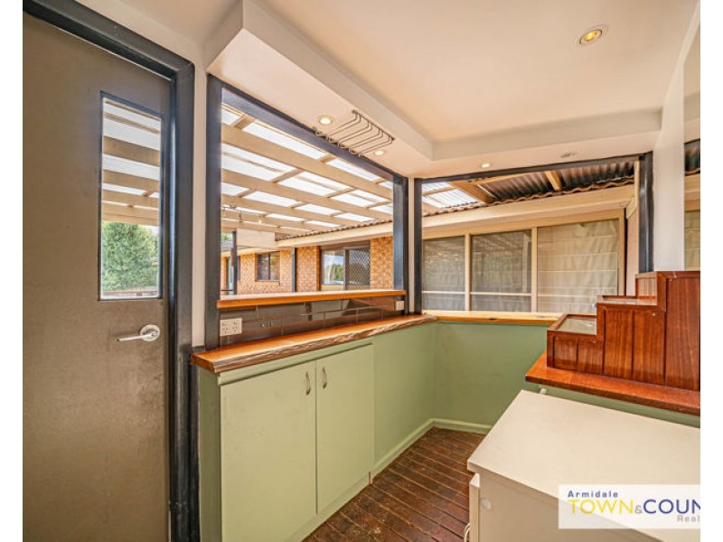 2 Atherton Street, Armidale NSW 2350