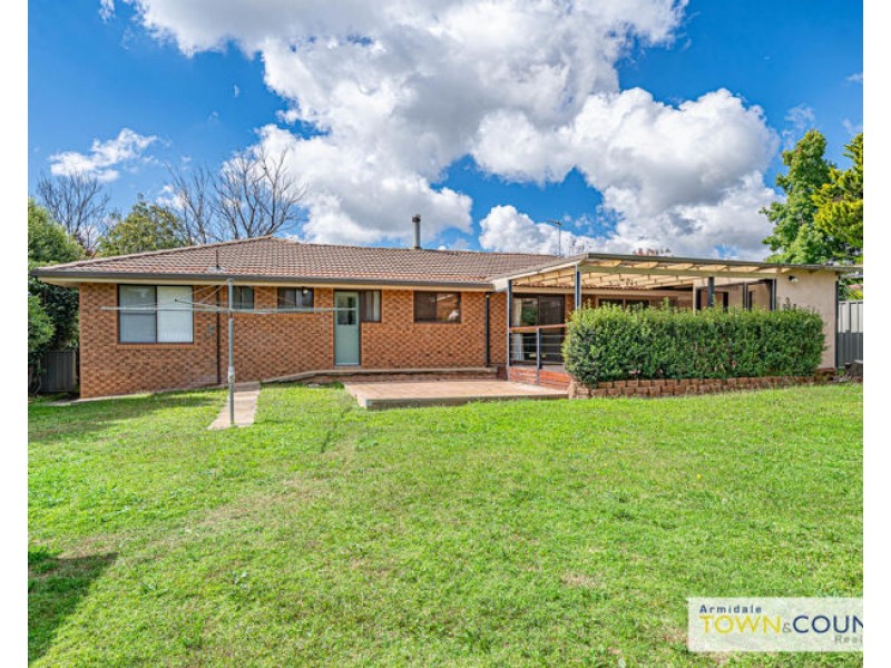 2 Atherton Street, Armidale NSW 2350
