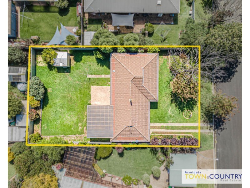 2 Atherton Street, Armidale NSW 2350