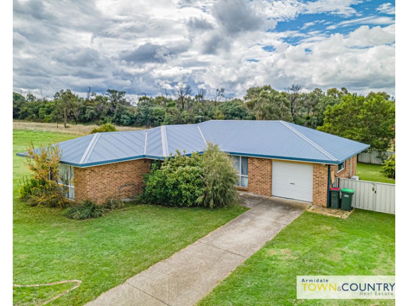 19 Conningdale Crescent, Armidale NSW 2350