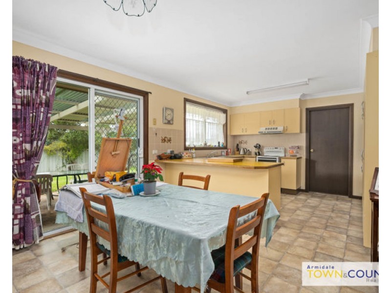 19 Conningdale Crescent, Armidale NSW 2350