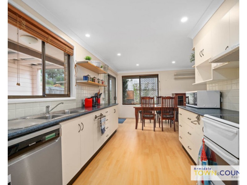 11 Schultz Avenue, Armidale NSW 2350