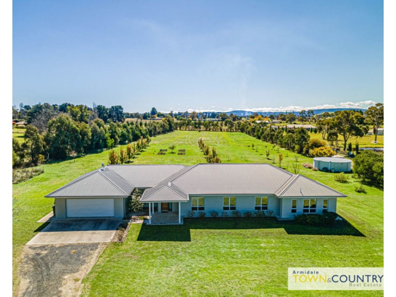 29 Macleay Way, Armidale NSW 2350