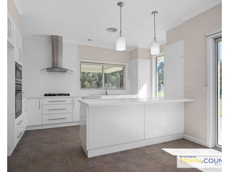 29 Macleay Way, Armidale NSW 2350