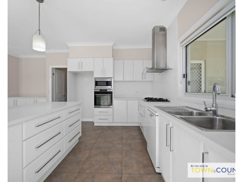 29 Macleay Way, Armidale NSW 2350