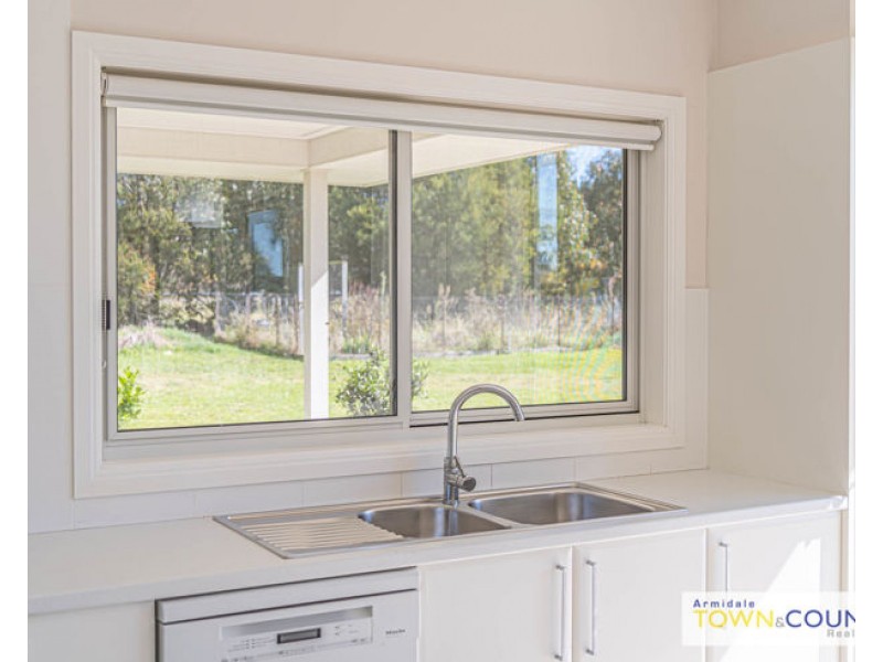 29 Macleay Way, Armidale NSW 2350