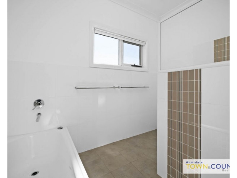 29 Macleay Way, Armidale NSW 2350