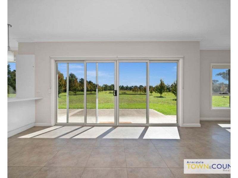 29 Macleay Way, Armidale NSW 2350