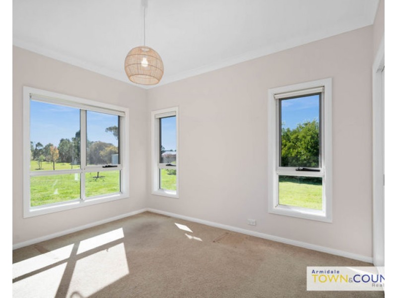 29 Macleay Way, Armidale NSW 2350