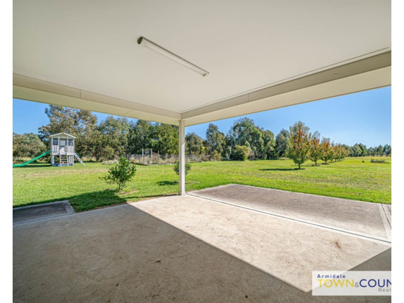 29 Macleay Way, Armidale NSW 2350