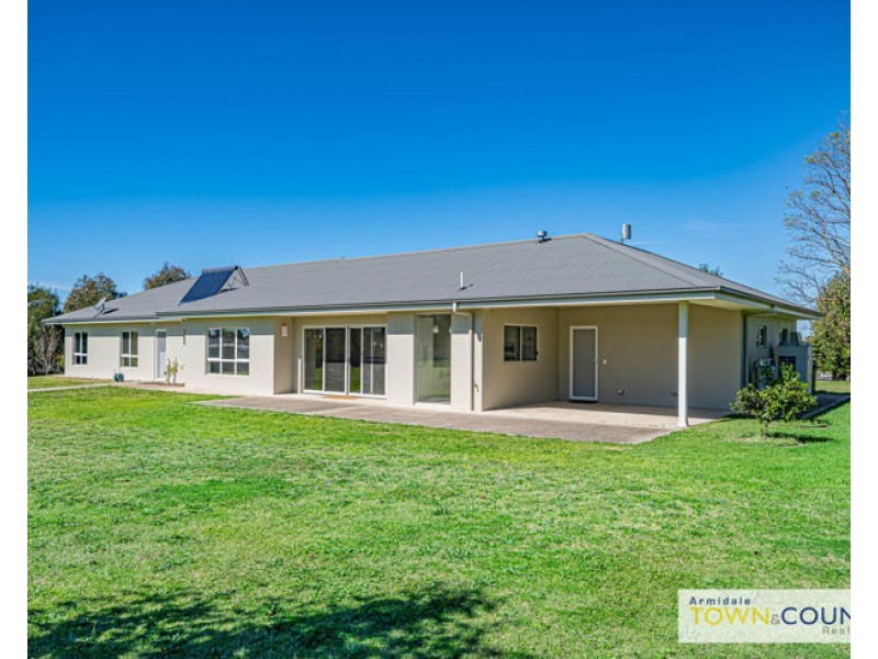 29 Macleay Way, Armidale NSW 2350