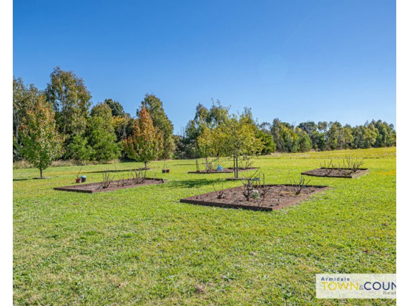29 Macleay Way, Armidale NSW 2350