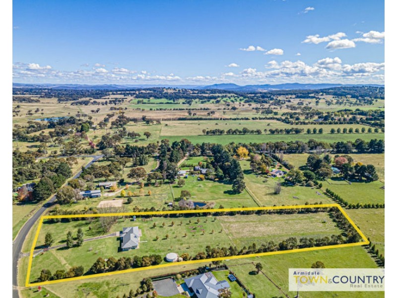 29 Macleay Way, Armidale NSW 2350