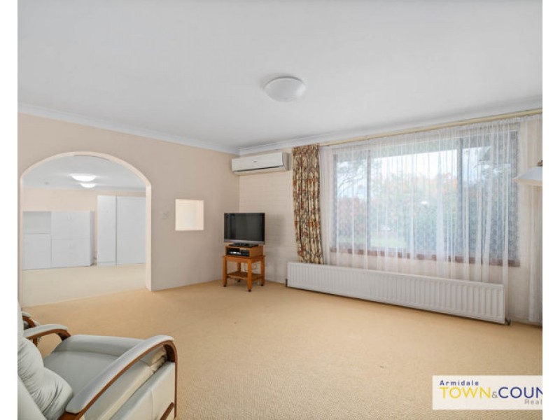 13 Joan Place, Armidale NSW 2350