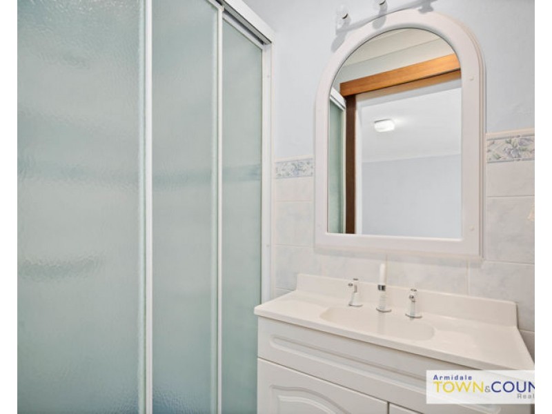 13 Joan Place, Armidale NSW 2350