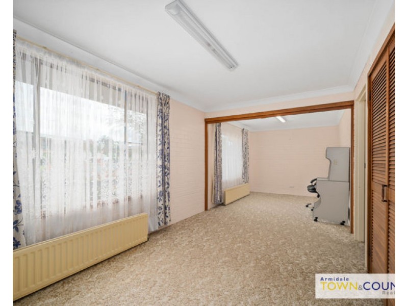 13 Joan Place, Armidale NSW 2350