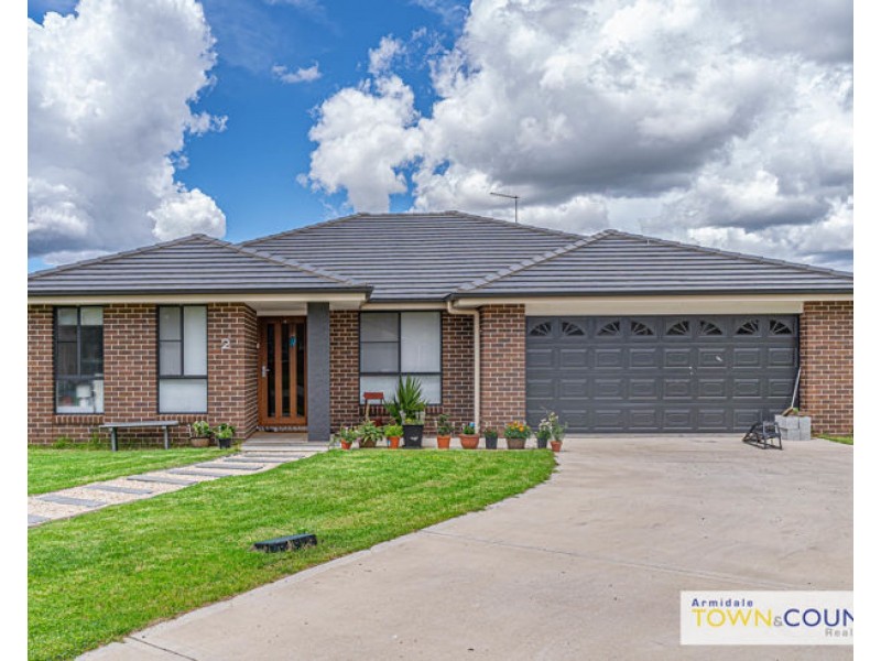 2 Kilcoy Close, Armidale NSW 2350