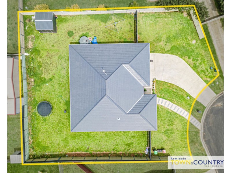 2 Kilcoy Close, Armidale NSW 2350