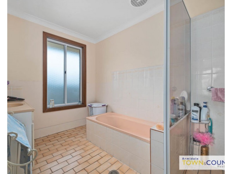 19 Conningdale Crescent, Armidale NSW 2350