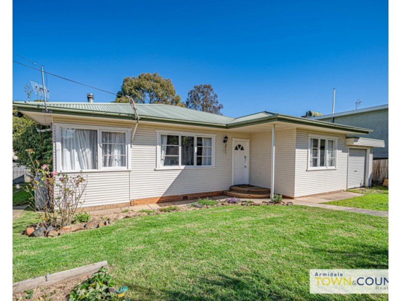 122 Erskine Street, Armidale NSW 2350