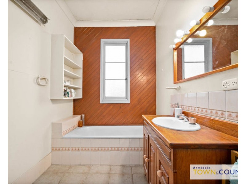 37 Hargrave Street, Armidale NSW 2350