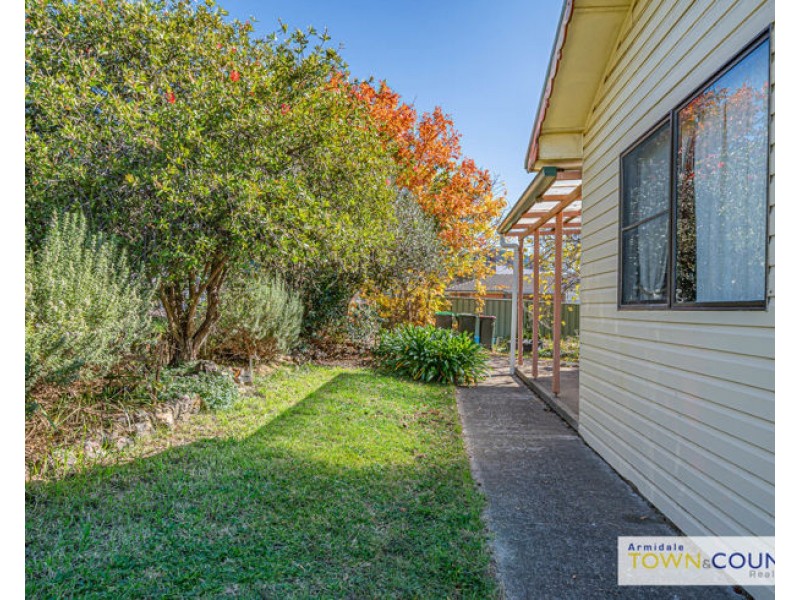 37 Hargrave Street, Armidale NSW 2350