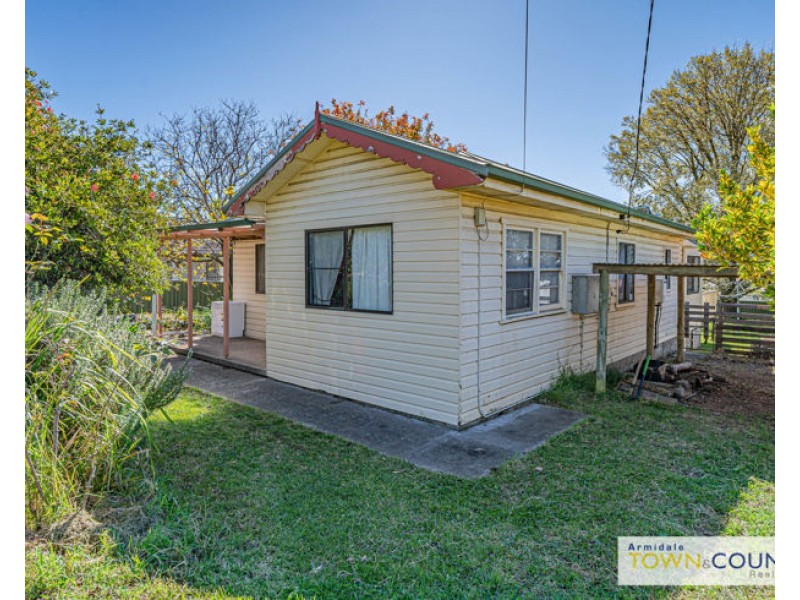 37 Hargrave Street, Armidale NSW 2350
