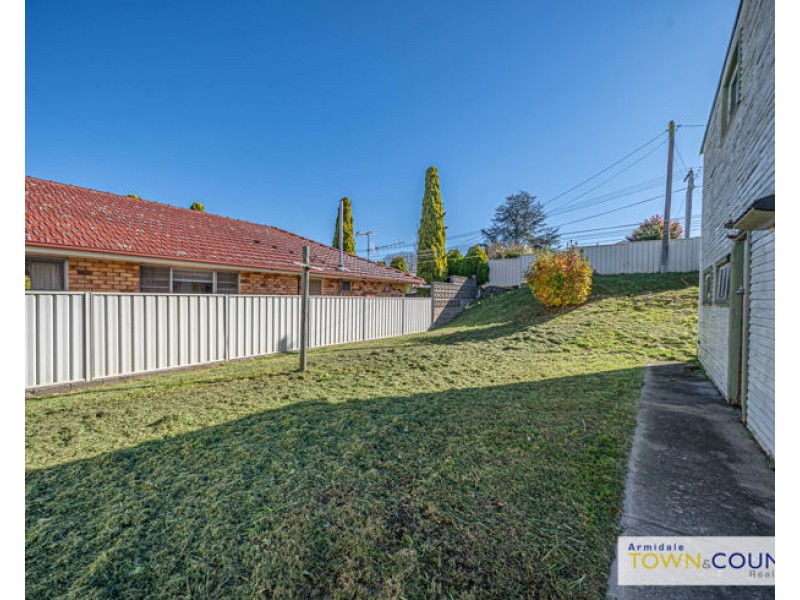 8 Marsh Street, Armidale NSW 2350