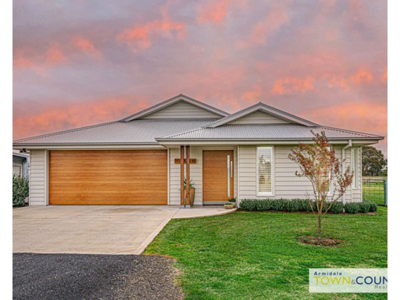71 Dumaresq Road, Armidale NSW 2350