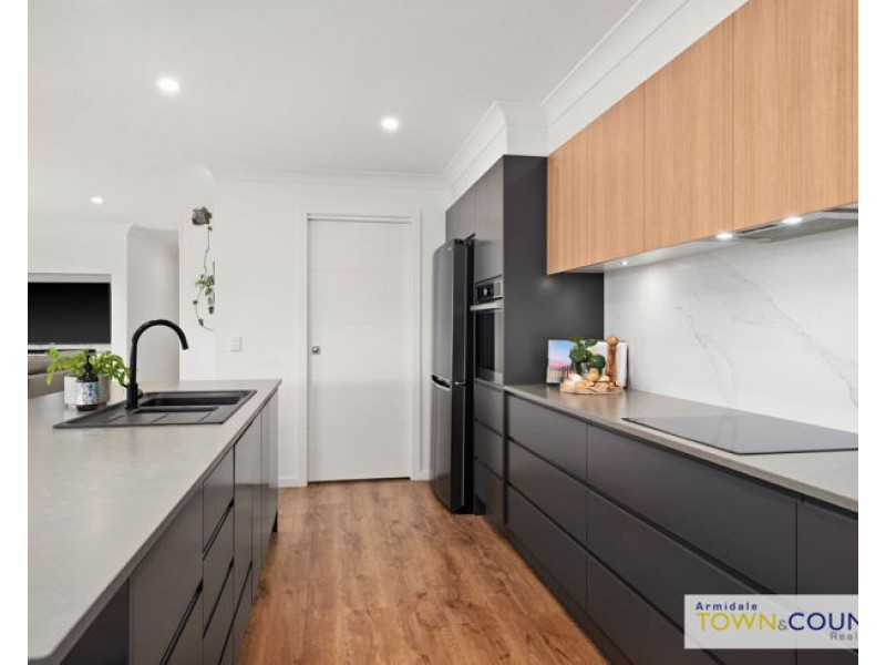 71 Dumaresq Road, Armidale NSW 2350