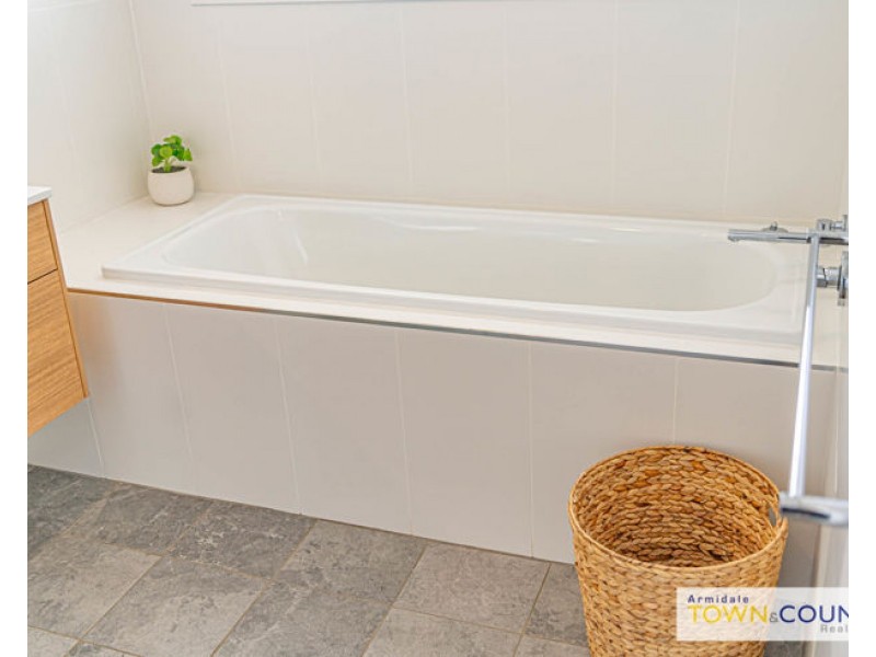 71 Dumaresq Road, Armidale NSW 2350