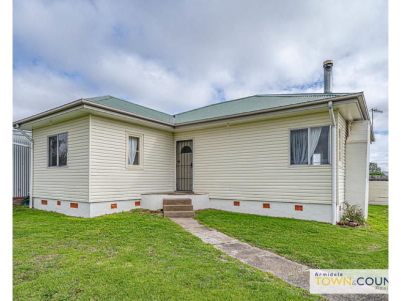 26 Uralla Street, Uralla NSW 2358