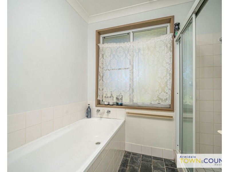 15 Centennial Close, Armidale NSW 2350