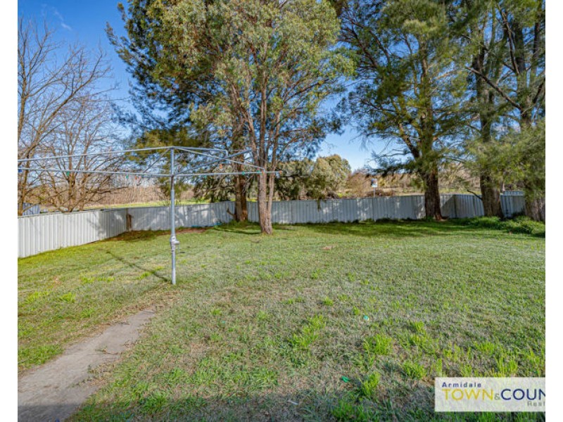 15 Centennial Close, Armidale NSW 2350