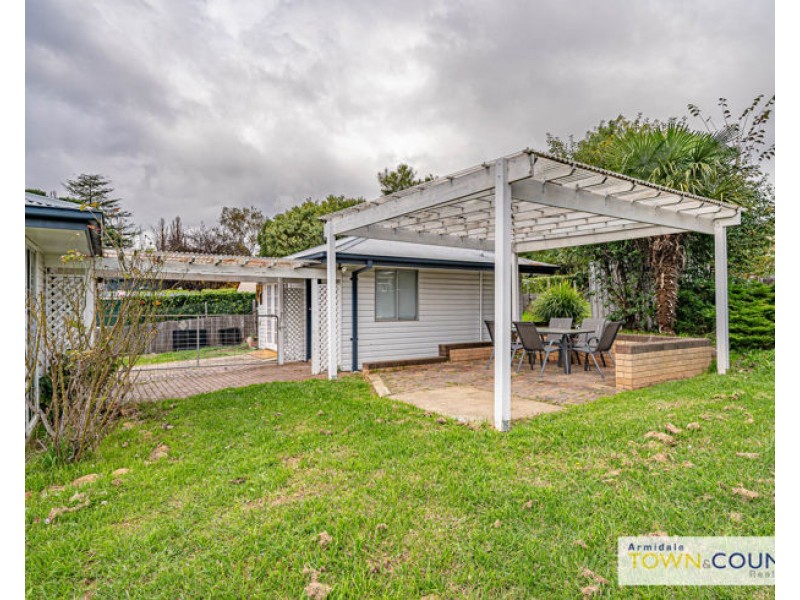 26 Lambs Avenue, Armidale NSW 2350