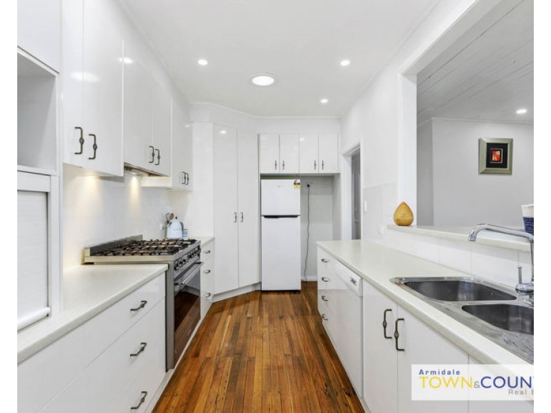 60 Mundays Lane, Armidale NSW 2350