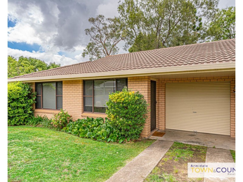 1/1 Robina Crescent, Armidale NSW 2350