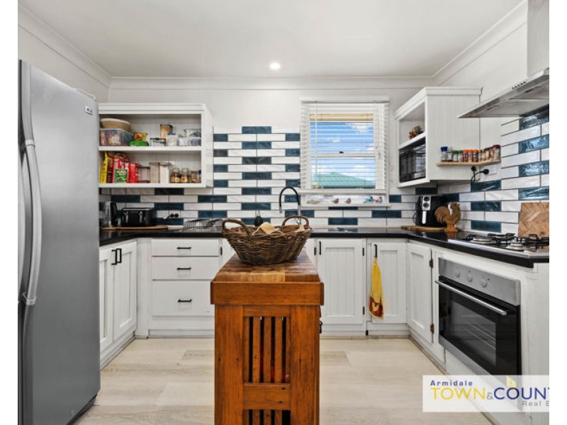 21 Queen Elizabeth Drive, Armidale NSW 2350
