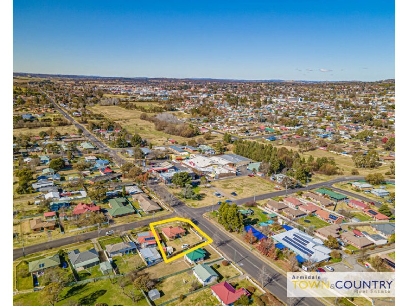21 Queen Elizabeth Drive, Armidale NSW 2350