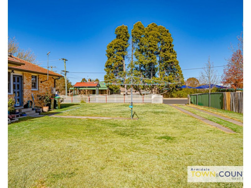 21 Queen Elizabeth Drive, Armidale NSW 2350